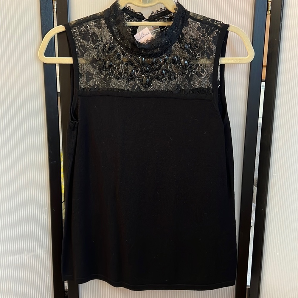 Dressbarn Turtleneck Sweater Top. Sleeveless. Black. Size M.